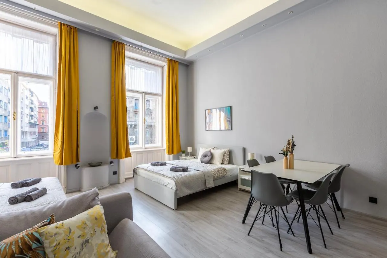 Downtown Apartment In The Heart Of Budapest 0*,