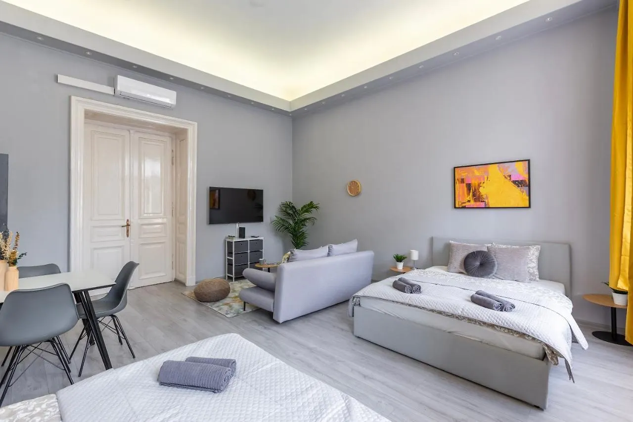 Downtown Apartment In The Heart Of Budapest
